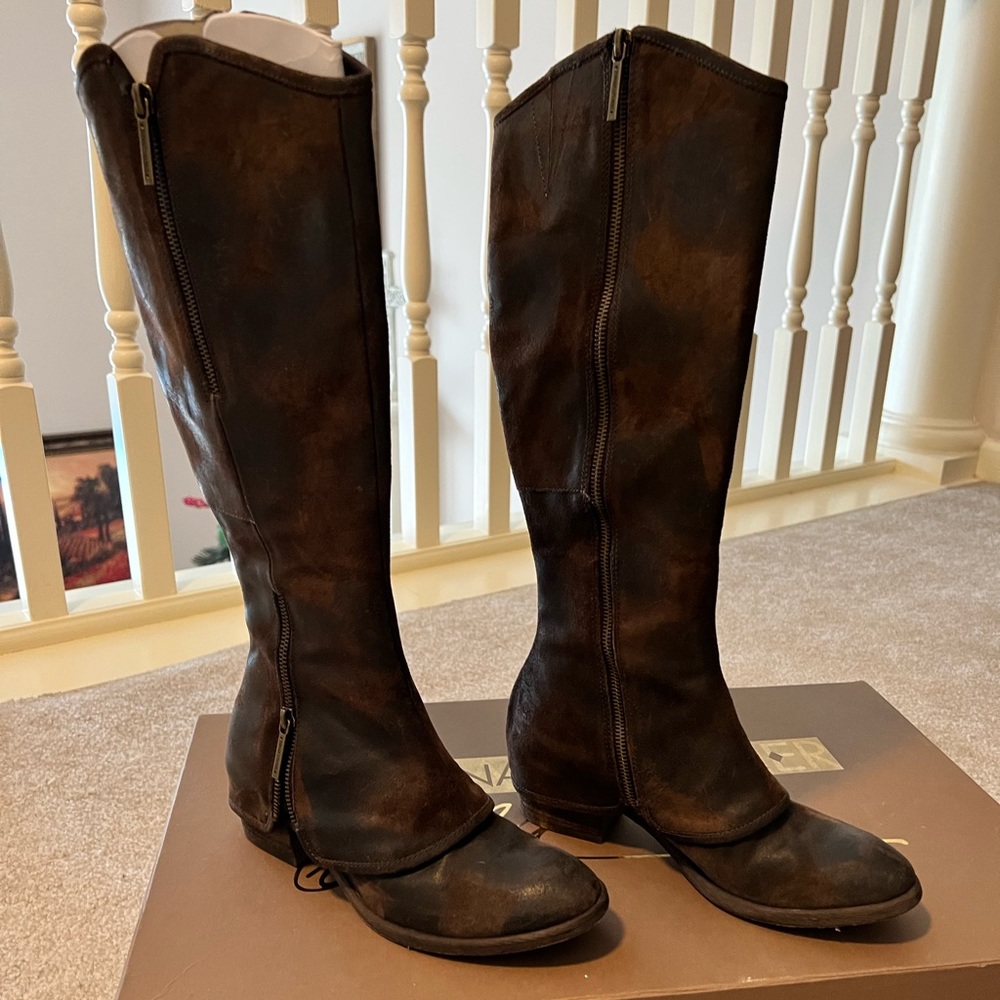 Donald J Pliner. Size 6.5 women’s boot - Picture 3 of 5